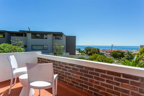 African Sunset Apartment in Camps Bay