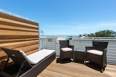 Cranes Gliding High  Apartment in Camps Bay