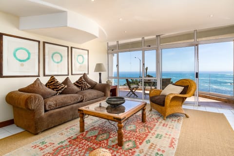 The Lion Reared Its Head Apartment in Camps Bay