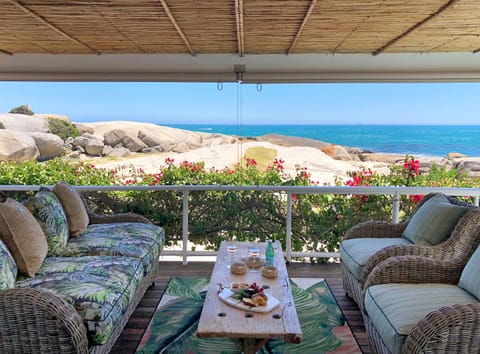 Beachfront Bliss Apartment in Camps Bay