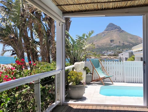 Beachfront Bliss Apartment in Camps Bay