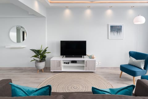 Seeing You Apartment in Sea Point