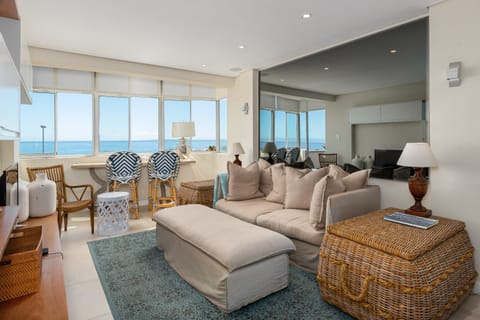 Mountain & Sea Apartment in Sea Point