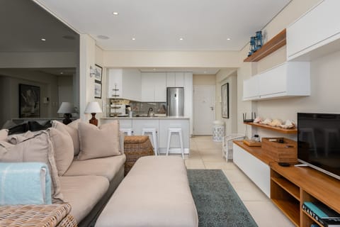 Mountain & Sea Apartment in Sea Point