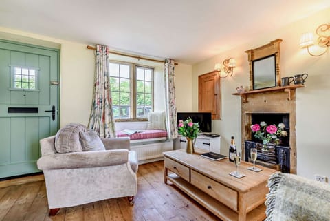 Stories to Tell Apartment in Chipping Campden