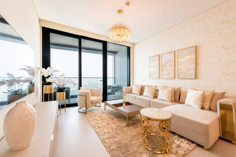 Shimmering Flecks of Gold Apartment in Dubai