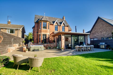 The Old Playhouse House in Lincoln