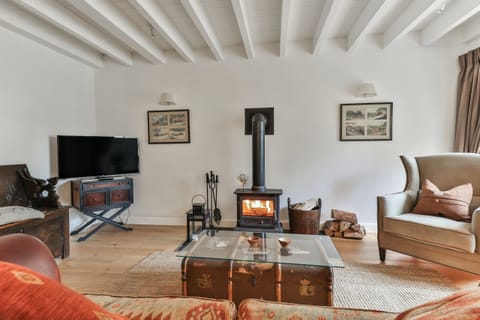 Blue Skies Up Ahead Apartment in Blackburn