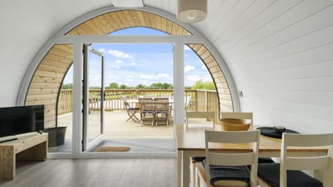 Lakeside Smial Apartment in Hertford