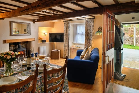 The Blue Door Cottage Apartment in England
