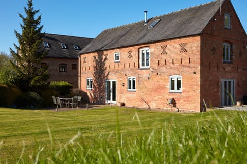 Sage the Owl Apartment in Amber Valley