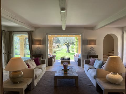 Gods' Green Earth Apartment in Ramatuelle