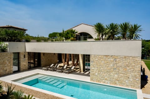 Coastal Ode Apartment in Ramatuelle