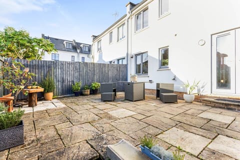 Cheltenham Charm Apartment in Cheltenham