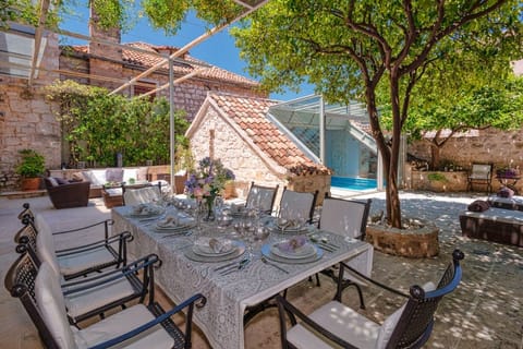 The Town's Crown Apartment in Hvar