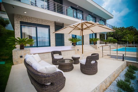  Blue Skies, Blue Sea  Apartment in Dubrovnik-Neretva County