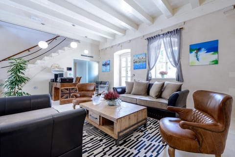 The History Teacher Apartment in Dubrovnik-Neretva County