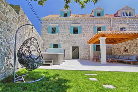16th Century Sojourn Apartment in Cavtat