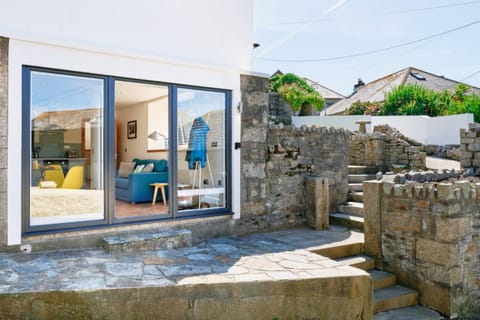 The Surfer's Hideout Apartment in Porthleven