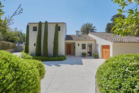 Saintly Shores Apartment in Saint-Tropez