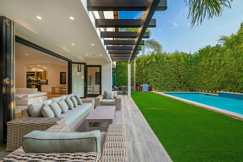 The Hollywood Heart Apartment in West Hollywood