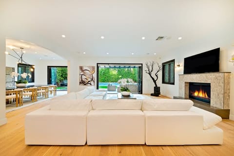 The Hollywood Heart Apartment in West Hollywood