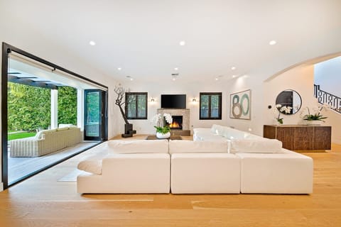 The Hollywood Heart Apartment in West Hollywood