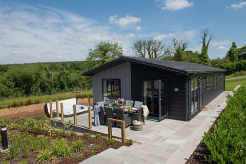 Wildflowers & Sail Boats Apartment in West Devon District