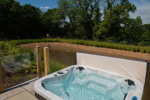 Wildflowers & Sail Boats Apartment in West Devon District
