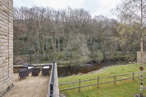 Little Hollywood Apartment in Holmfirth