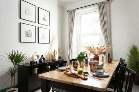 Darling Clementine Apartment in Plymouth