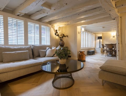 Bells & Thistles Apartment in Henley-on-Thames