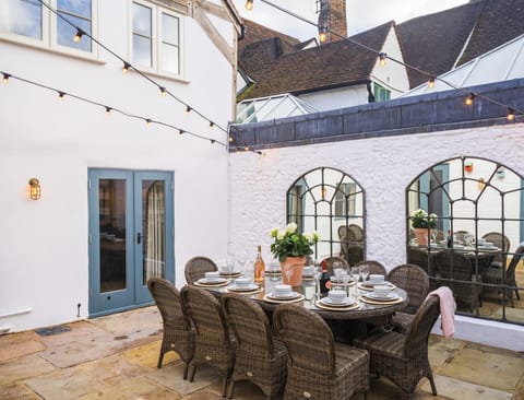 Bells & Thistles Apartment in Henley-on-Thames