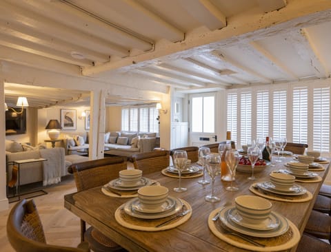 Bells & Thistles Apartment in Henley-on-Thames