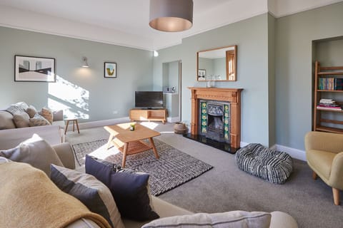 Let There Be Light Apartment in Seahouses