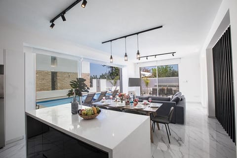 Lightness & Joy Apartment in Protaras