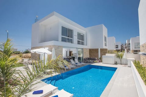 Lightness & Joy Apartment in Protaras