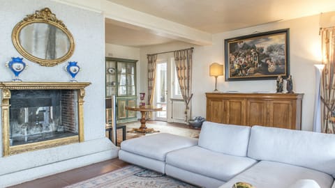 Timeless Harmony Apartment in Arezzo