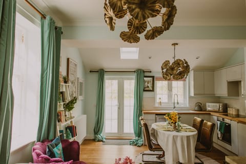 The Lowlands Escape Apartment in England