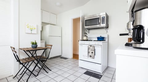 Green Windows House in West Hollywood