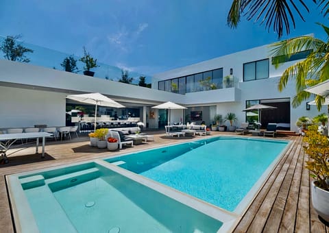 The Bluejeans Apartment in Beverly Hills