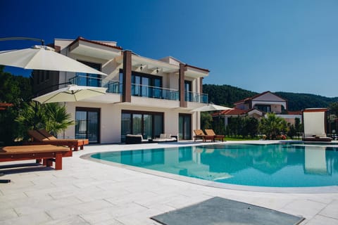 Beach Feet Retreat Apartment in Halkidiki