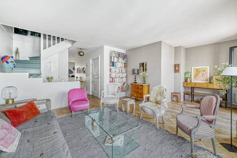 Tickle My French Fancy Apartment in Levallois-Perret