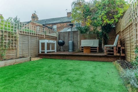A Sense of Railway Apartment in Oxford