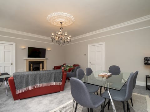 Flying Trapeze Apartment in Bath