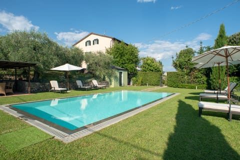 La Grande Villa Rosa Apartment in Capannori
