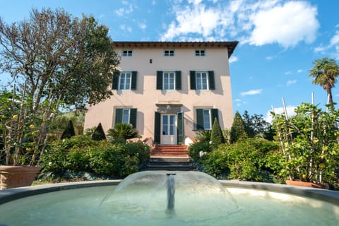 La Grande Villa Rosa Apartment in Capannori