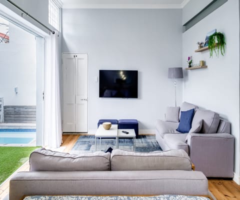 Light & Shade Apartment in Sea Point