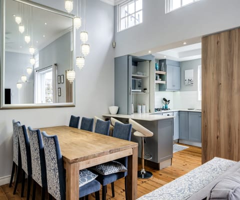 Light & Shade Apartment in Sea Point