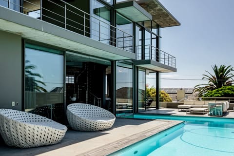 Mountain Marvel Apartment in Camps Bay